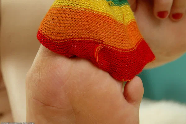 Naked girl with bare feet removes cute socks with little toes showing  - Amateur, Teen, Cute  - Photo 6