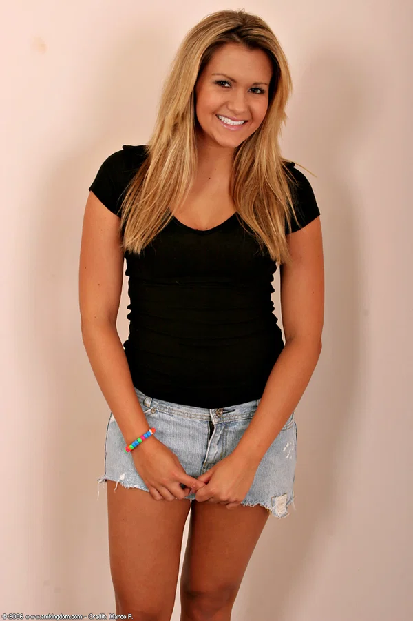ATK Archives starring Mindy Lee Sex Images  - College, Amateur, Teen, Petite, White, Lesbian, Cute, Blonde, Brunette  - Photo 1