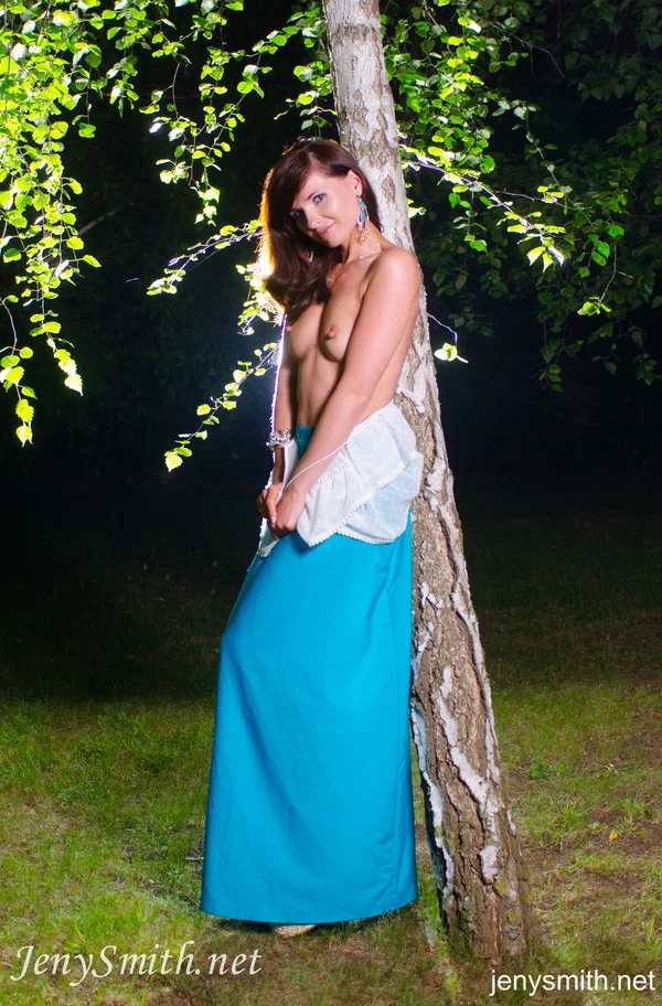 Sexy MILF Jeny Smith strips to her heels and poses by a tall tree  - Pantyhose, Babe, MILF, Beautiful, Outdoor, Pussy, Stockings, Brunette, Solo, Natural Tits  - Photo 3