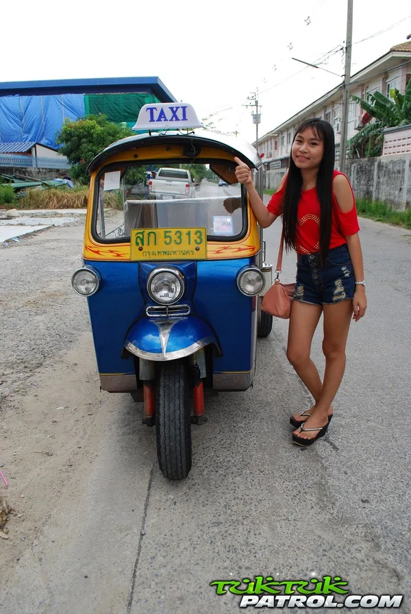 Pretty Asian Bew rides in a tuk tuk while showing her hot legs in booty shorts  - Thai, Mom, Asian, Amateur, Sexy, Tall, Skinny, British  - Photo 1