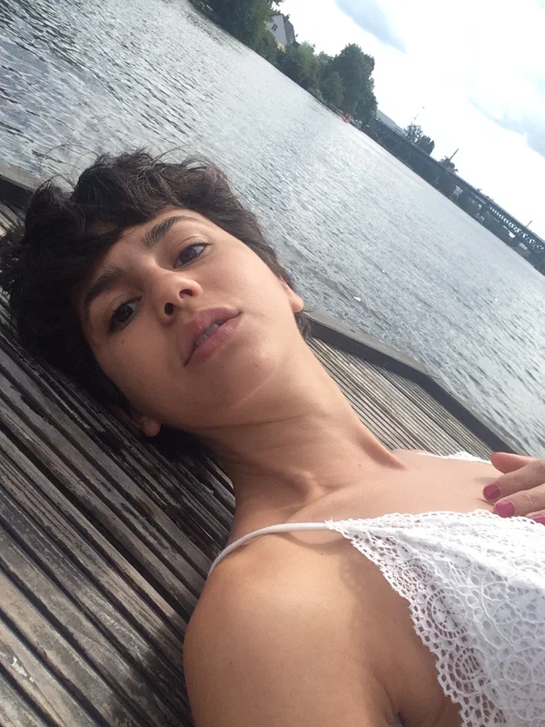 Short-haired British babe Anais shows her big ass & hairy pussy at the doc  - Short Hair, Outdoor, British, Amateur, Ass, Face, Close Up, Tiny Tits, Hairy, Clothed  - Photo 4