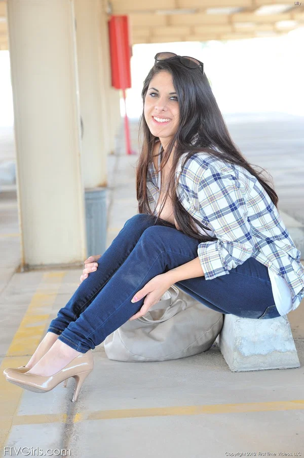 Beautiful babe Lilly shamelessly flashing her boobs and booty in public  - Jeans, Public, Sexy, Amateur, High Heels, Solo, Ass, Outdoor, Glasses, Pretty  - Photo 11
