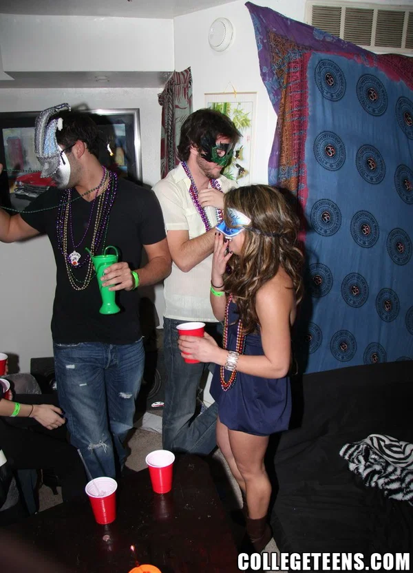 Tattooed amateur thot gets fucked by her college friends after smoking weed  - Public, Party, Teen, Blowjob, Ball Licking, Pussy, Cute, Non Nude  - Photo 15