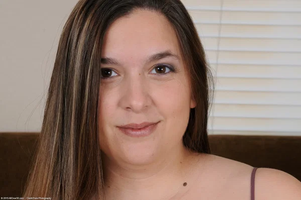 All Over 30 starring Phoenix Wild Hot Gallery  - Chubby, Curvy, BBW, Thick, Ass, Amateur, Feet, Face, Panties, Masturbation  - Photo 2