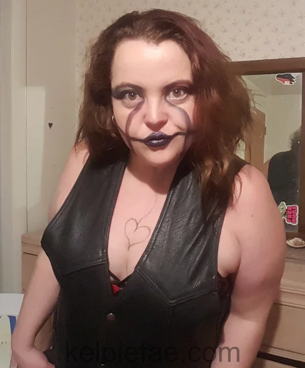Fat vampire Kelpie Fae shows off her sexy rack while posing on camera  - Chubby, BBW, Thick, Curvy, MILF, Amateur, Big Tits, Non Nude, Brunette, Sexy  - Photo 3