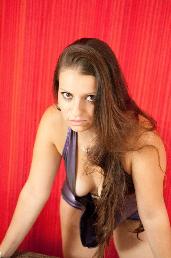Woman with long dark hair watches girl pushing fat dildo lying on the back  - Masturbation, Amateur, Dildo, Pussy, High Heels, Natural Tits, European, Brunette, Blonde  - Photo 6