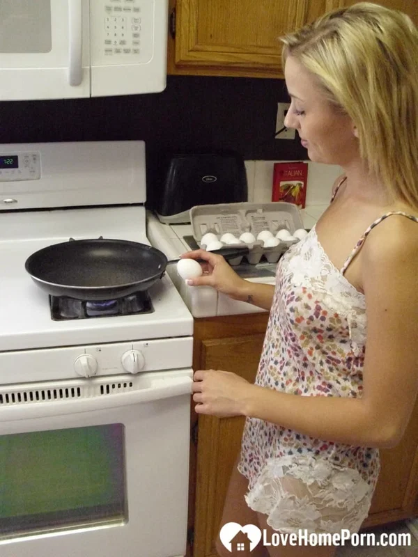 Pretty amateur wife Katty West strips and shows her big tits while cooking  - Homemade, Wife, Amateur, Blonde  - Photo 3