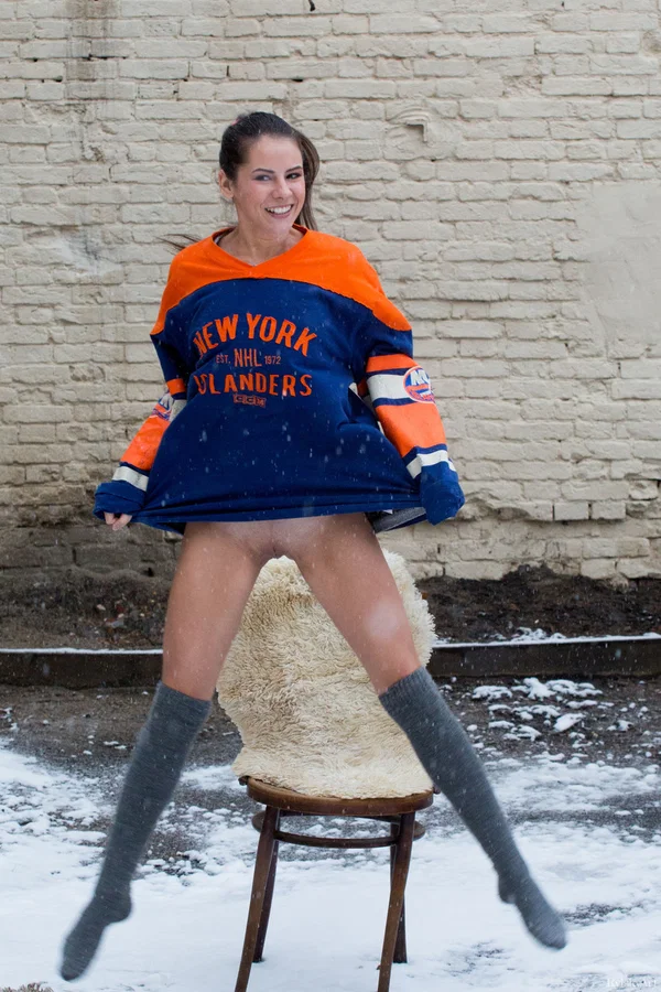 Hot brunette hockey fan Swan outdoors in jersey & knee socks flashing pussy  - Sports, Outdoor, Teen, Glamour, Model, Babe, Beautiful, Solo, Non Nude, Spreading  - Photo 3