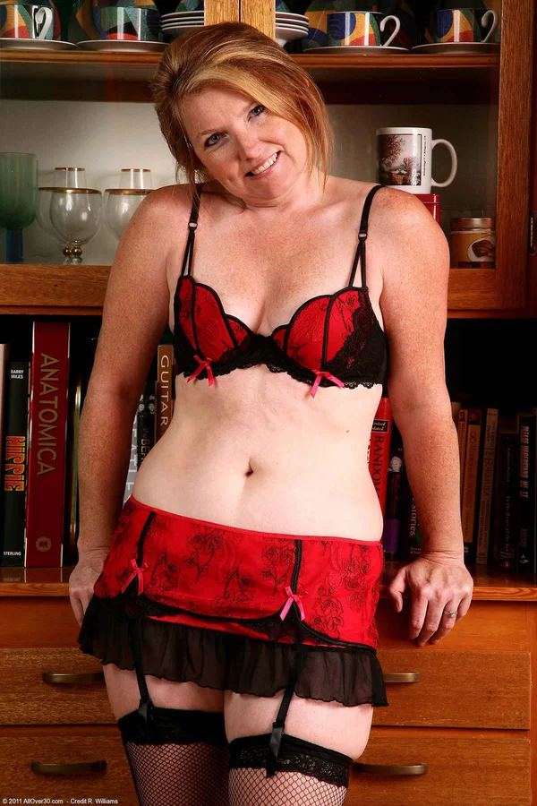 Charming mature lady Stacie slowly strips her lingerie and spreads her coochie  - Mature, MILF, Amateur  - Photo 1