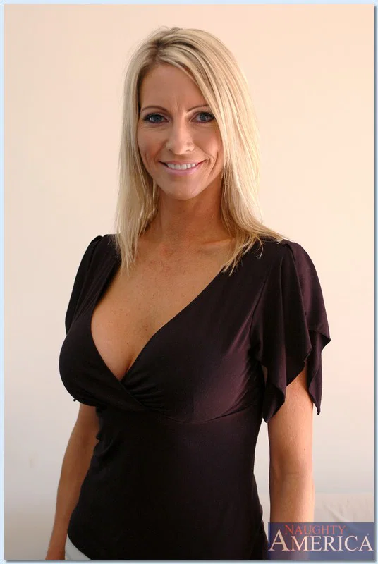 Dazzling MILF Emma Starr showing off booming tits and shaved slit  - Wife, MILF, Cougar, Blonde, Smoking, Big Tits, Lingerie, Nipples, Outdoor, Panties  - Photo 3