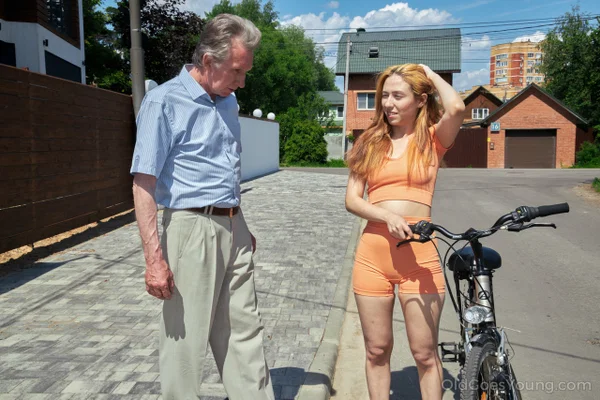 Redheaded teen has sex with an old man after riding her bicycle  - Public, Old Man, Reality, Shorts, Outdoor, Teen, Handjob, Cute, Clothed, Tiny Tits  - Photo 3
