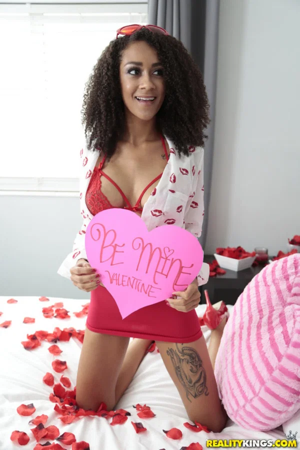 Curly haired ebony Ariana Aimes flaunts her big tits while riding a dick  - Ebony, Teen, Cute, Skinny, Black, Pussy, Perfect, Reality, Spreading, African  - Photo 1