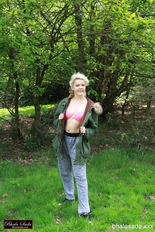 Lovely blonde amateur strips off her jacket and poses in her pink bra & pants  - MILF, Blonde, Babe, Solo, Beautiful  - Photo 12