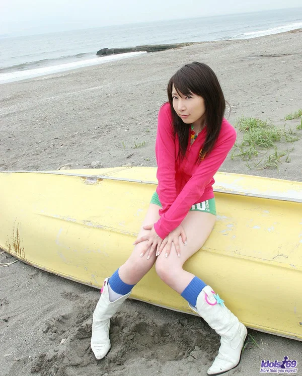 Japanese teen Jidu plays with her nice tits before showing her trimmed pussy  - Japanese, Asian, Teen, Panties, Upskirt, Cute, Nipples, Outdoor, Beautiful, Tiny Tits  - Photo 1