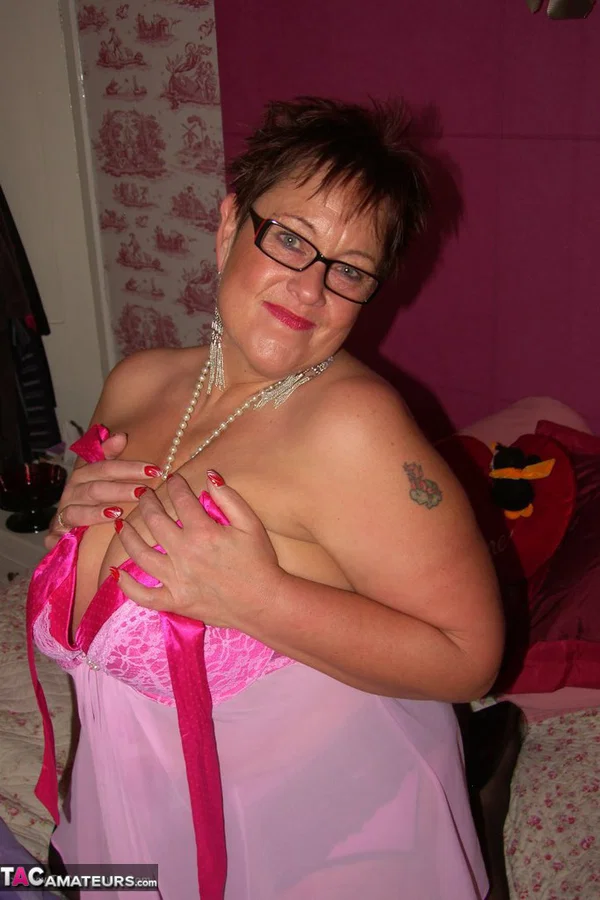 Amateur BBW Warmsweethoney looses her large tits from lingerie with glasses on  - BBW, Mature, Amateur, Glasses, Big Tits, Chubby, Curvy, Face, Thick, European  - Photo 17