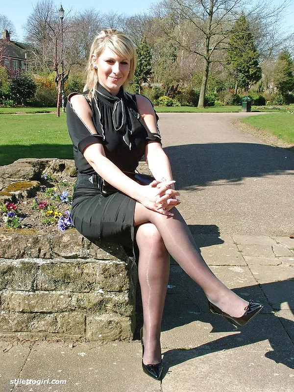 Non nude posing from an sexy babe Demi, who likes doing it outdoor  - Outdoor, Non Nude, Clothed, Skirt, Babe, High Heels, Legs, Ass, Sexy, Beautiful  - Photo 7