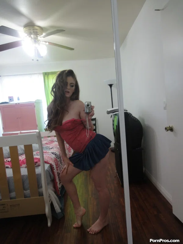 American redhead girl Faye Regan takes XXX selfies and gets nailed hard  - Teen, Redhead, Cute, Handjob, Blowjob, Non Nude  - Photo 2