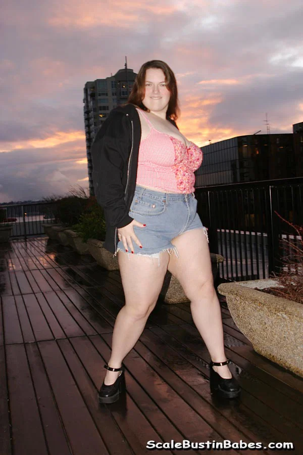 Saucy BBW Christine rubs her big natural tits and gives POV head  - Chubby, BBW, Curvy, POV, Thick, Reality, MILF, Amateur, Shorts, Blowjob  - Photo 3