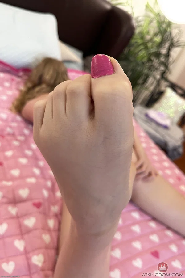 Nerdy teen Kallie Taylor poses nude and teases with her feet and hairy twat  - Amateur, Hairy, Glasses, Feet, Jeans, Close Up, Clothed, Pussy, Petite, Ass  - Photo 13
