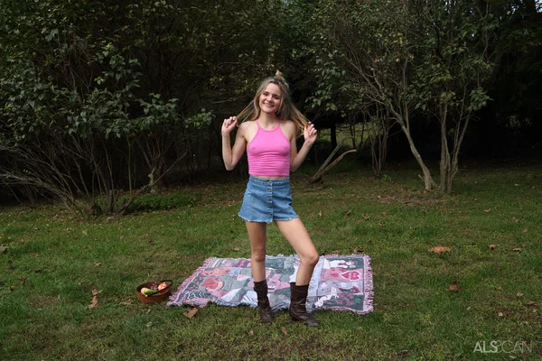 Amateur teen Addee Kate does a handstand before toying her pussy in the yard  - Pussy, Amateur, Outdoor, Spreading, Teen, Shaved, Ass, Legs, Boots, Skirt  - Photo 4