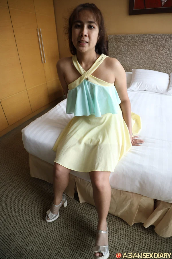 Hot Asian MILF Gif B gets her sweet pussy stretched by a stranger's big dick  - Asian, Upskirt, Pussy, Petite, Close Up, Amateur, Shaved, Reality, Teen, Spreading  - Photo 5