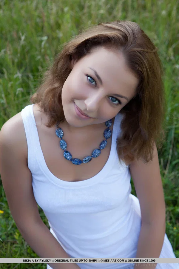 Smiley face girl Nikia A shows naked upskirt & strips bare outdoors  - Teen, Outdoor, Babe, Upskirt, Face, Glamour, Skirt, Ass, Tiny Tits, Clothed  - Photo 1