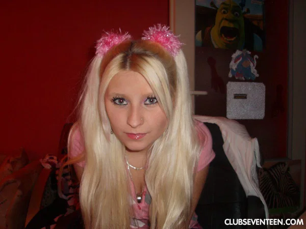 Club Seventeen featuring Tereza F Hot Pictures  - Reality, Outdoor, Teen, Public, Cute, Sexy, Amateur, Babe, Beautiful, Solo  - Photo 12