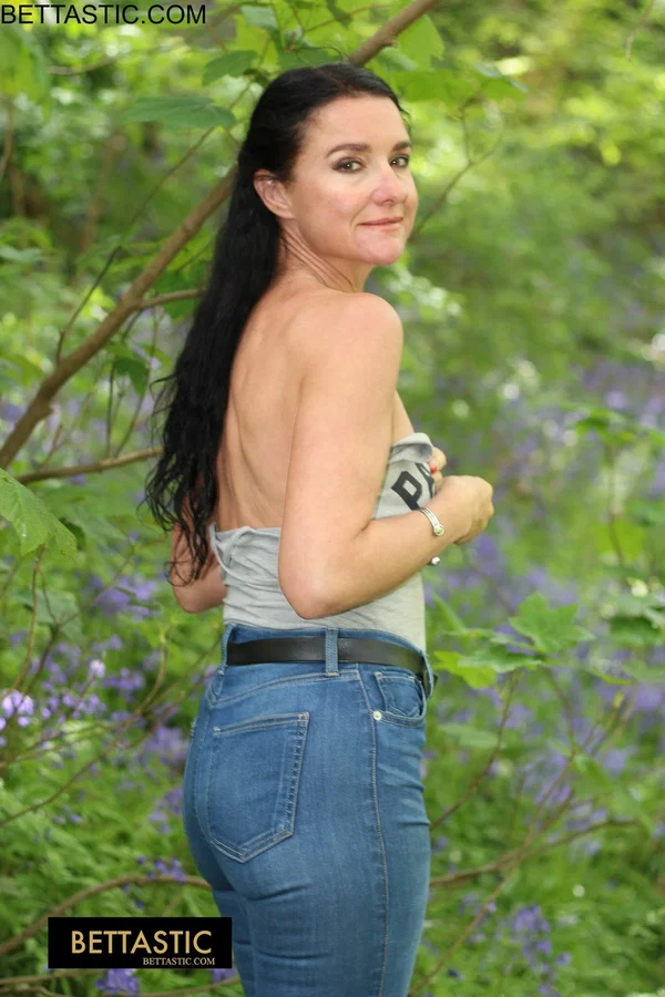 Gorgeous brunette Bettastic poses outdoors in a strapless top & tight jeans  - Amateur, Jeans, Outdoor, Beautiful, PAWG, Clothed, Ass, Babe, Non Nude, Solo  - Photo 7