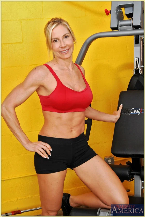 Fit MILF Kelly Estelle strips at the gym and fucks her bald personal trainer  - Gym, Mature, MILF, Blonde, White, Pussy, Blowjob, Short Hair, Big Tits, Spreading  - Photo 2