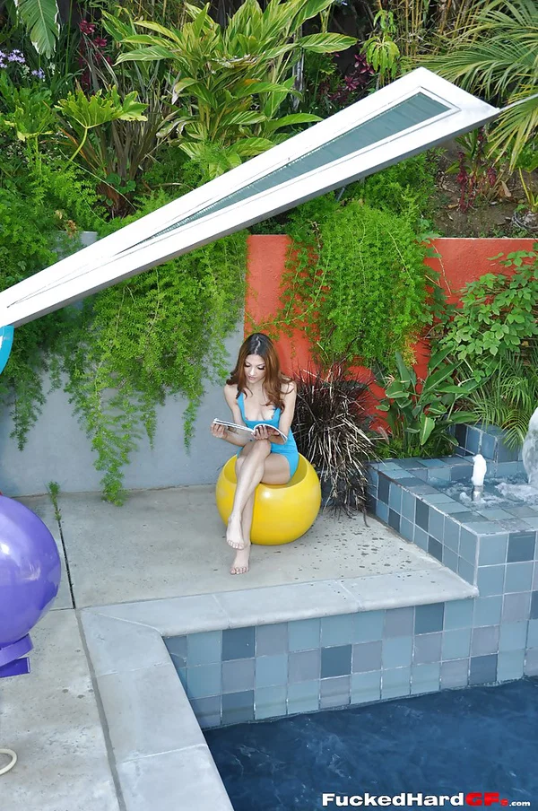 Clothed teen babe Evilyn upkirt teen pussy viewing outdoors  - Non Nude, Clothed, Amateur, Teen, Outdoor, Babe, Nipples, Pussy, Skirt, Big Tits  - Photo 13