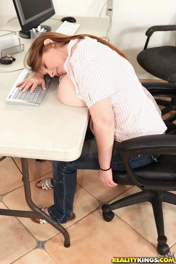 Sleeping mature fatty Desiree exposing huge tits and getting covered in cum  - Big Tits, BBW, MILF, Curvy, Reality, Mature, Jeans, Thick, Chubby, Blowjob  - Photo 1