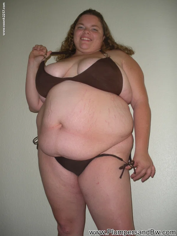 Smiley BBW Hunny Bunz poses in her bikini, strips and shows her big tits  - BBW, Chubby, Curvy, Thick, Bikini, Lingerie, Big Tits, Non Nude, Ass, Spreading  - Photo 5