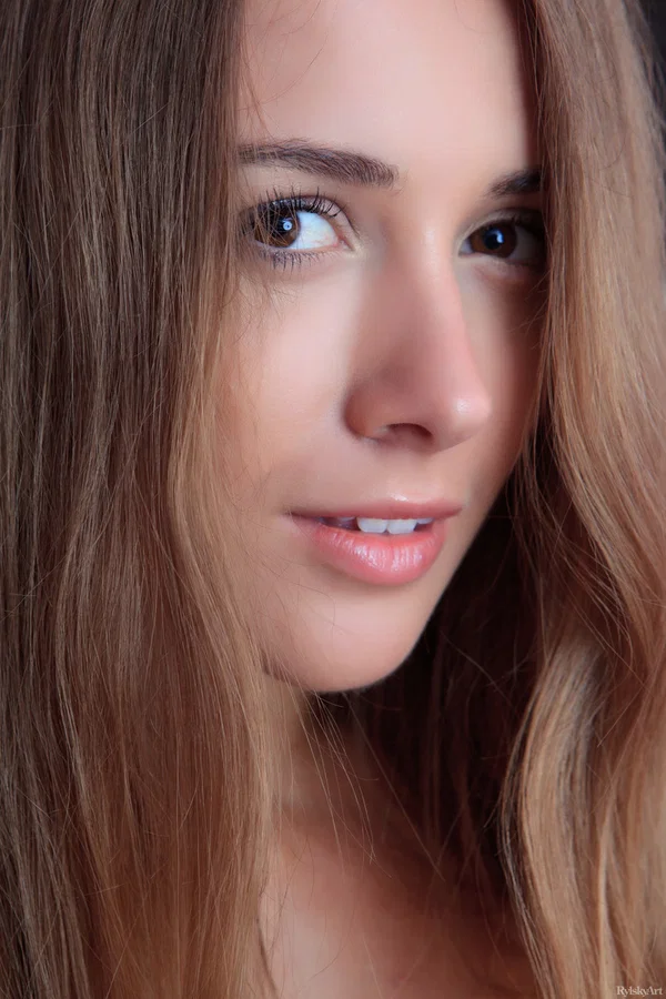Innocent chick Lina Diamond with long hair, long legs, and naked skinny body  - Teen, Pussy, Babe, Glamour, Feet, Cute, Spreading, Solo, Model, Brunette  - Photo 17
