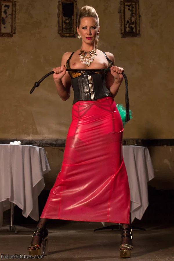 Sexy domme Maitresse Madeline Marlowe poses in a hot outfit and shows her tits  - Femdom, MILF, BDSM, Fetish, Amateur, Reality, Bondage, Big Tits, Sexy, White  - Photo 6