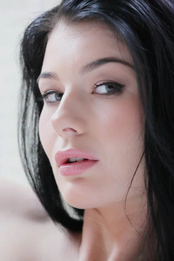 Sexy sleeping beauty Lucy Li with big tits awakened for fingering & fucking  - Model, Teen, Glamour, Cute, Spreading, European, Big Tits, Feet, Natural Tits, Pussy  - Photo 2