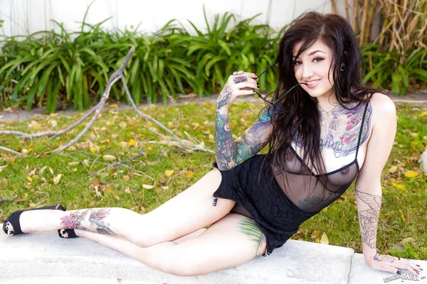 Tattooed Kelsi Lynn in glasses gives blowjob & gets a load of cum in mouth  - Tattoo, Hardcore, Ass Fucking, Glasses, Clothed, Outdoor, Blowjob, Cum In Mouth, Ass, Cumshot  - Photo 2