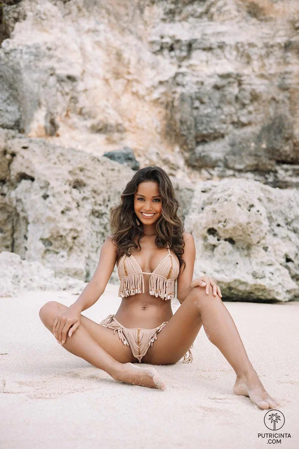 Gorgeous petite babe Putri Cinta exposes her firm boobs and poses outdoors  - Bikini, Asian, Outdoor, Petite, Ass, Beautiful, Babe, Big Tits, Curly, Asshole  - Photo 10