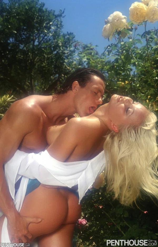 Sizzling blonde Silvia Saint with big ass & natural tits enjoys sexy pool fuck  - Centerfold, Pool, Beautiful, Pornstar, Blonde, MILF, Deepthroat, Mature, Czech, Skinny  - Photo 6