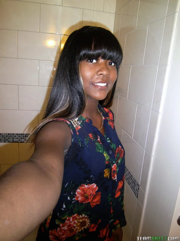 18 year old ebony teen Kaci Starks poses nude in front of her camera  - Ebony, African, Teen, Black, Pussy, Cute, Schoolgirl, Non Nude  - Photo 1