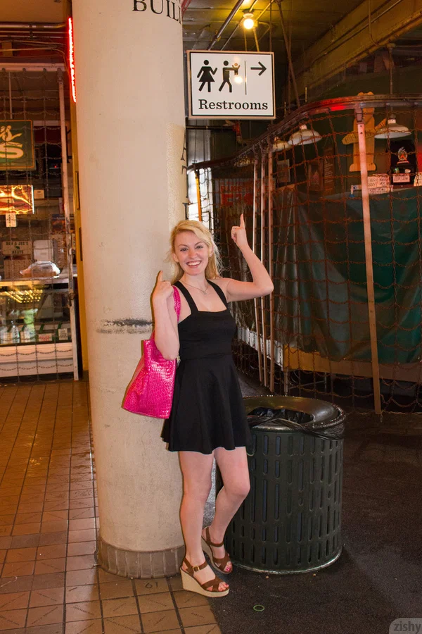 Teen girlfriend Wynne Leonard flashes her undies in public places  - Girlfriend, Amateur, Teen, Public, Skirt, Non Nude, Outdoor, Clothed, Babe, Petite  - Photo 1