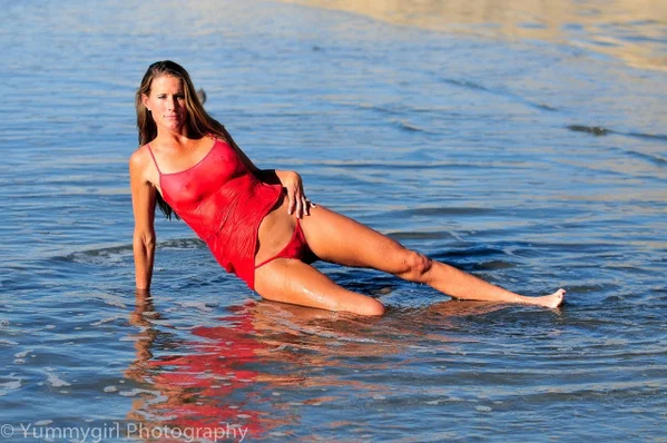 Tall MILF Sofie Marie spreads her pussy & shows her big ass on the beach  - Beach, MILF, Tall, Pornstar, Outdoor, Pussy, White, Brunette, Bikini, Spreading  - Photo 20