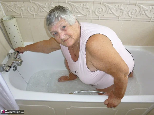 Old British fatty Grandma Libby gets naked while taking a bath  - SSBBW, Granny, BBW, Chubby, Bath, Thick, Curvy, Short Hair, Big Tits, Saggy Tits  - Photo 6