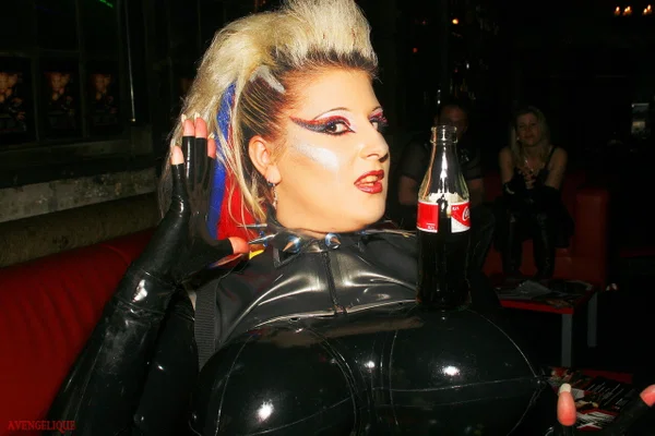 Blonde fetish model Avengelique poses in latex clothing and heels  - Fetish, Latex, Face, Big Tits, Blonde, Ass, PAWG, High Heels  - Photo 1