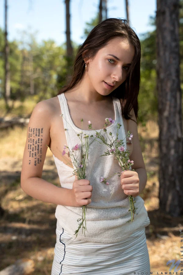 Sweet teen Bloom Lambie finger spreads her pink pussy on a log in the woods  - Spreading, Outdoor, Pussy, Close Up, Czech, Piercing, Natural Tits, Fingering, Tiny Tits, Masturbation  - Photo 3
