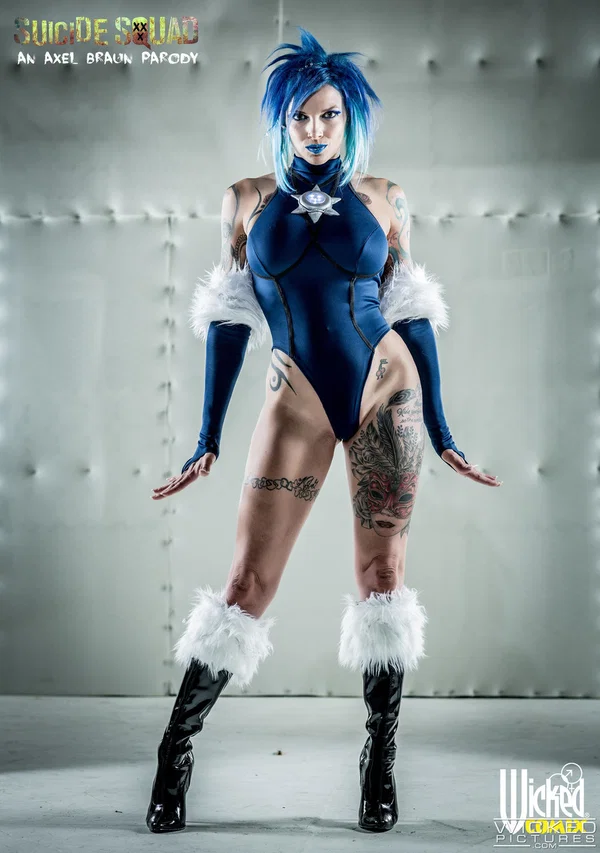 Kinky pornstars Katy Kiss and Anna Bell Peaks share a dick in prison  - Cosplay, Prison, Fetish, Groupsex, Threesome, Boots, MILF, Pornstar, Tattoo, Big Tits  - Photo 1