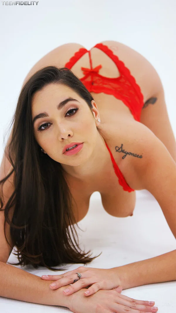Teen porn actress Karlee Grey hopes that fucker will make hairy pussy squirt  - Teen, Brunette, Big Tits, Pussy, Cute, Non Nude, Spreading  - Photo 16