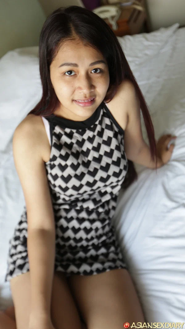 Beautiful Asian girl Fon flaunts her big tits as she gets fucked in POV  - Photo 4