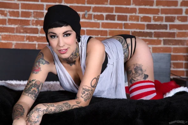 Punk girl Aayla Secura showcases her bald pussy in thigh high socks  - Fetish, Latina, Short Hair, Non Nude, Pussy, Spreading  - Photo 4