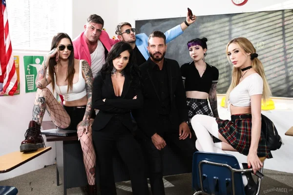 Tattooed student Rocky Emerson has sex with a guy after a car wash  - Teacher, Tattoo, Pantyhose, Schoolgirl, Big Tits, Glasses, Shorts, Reality, Ass, Kissing  - Photo 1
