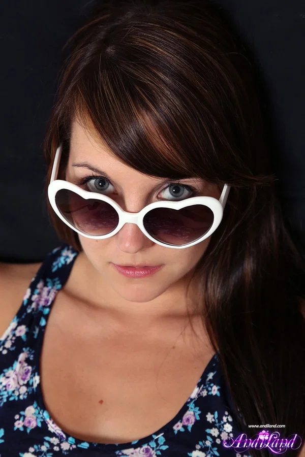 Teen solo girl Andi Land masturbates with a sex toy in sunglasses  - Teen, Amateur, Pantyhose, Shorts, Glasses, Face, Clothed, Panties, Undressing, Legs  - Photo 1